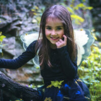 niña_hada_bosque_Muchovisor Fotografía niña hada bosque Muchovisor Fotografía